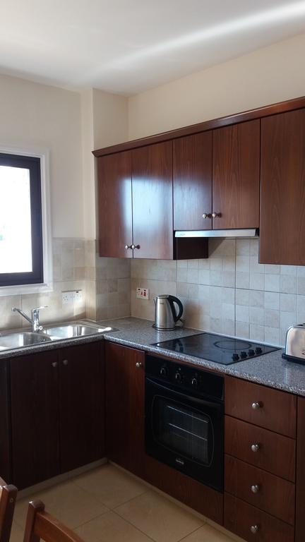 202 Mandritis Court Apartment Larnaca Ngoại thất bức ảnh